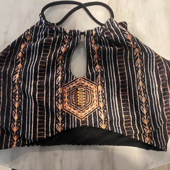 Zephyr Reversible Keyhole Top - Wolven - Picture 1 of 5